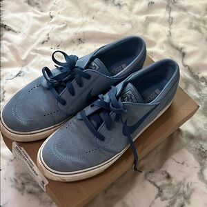 listing-status-banner